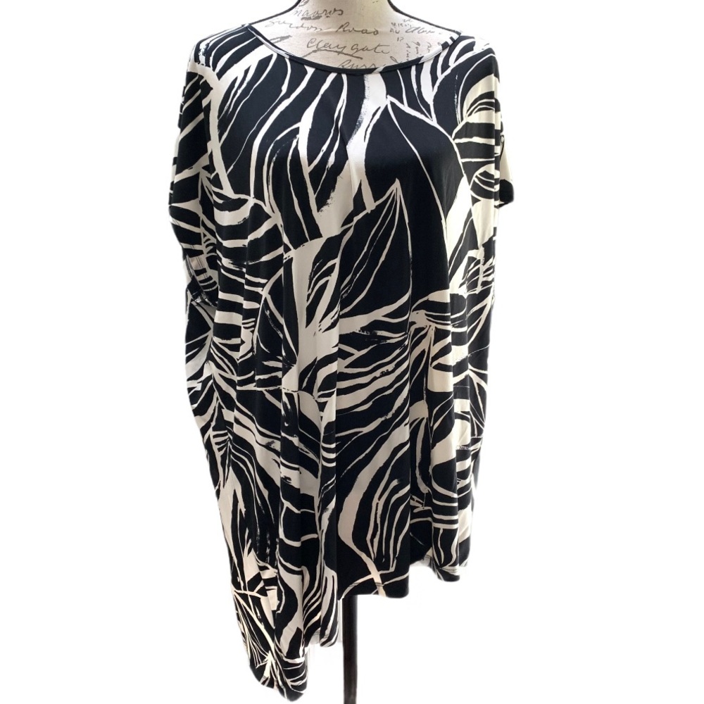 Kenneth Cole Black & White Abstract Tunic size 3X